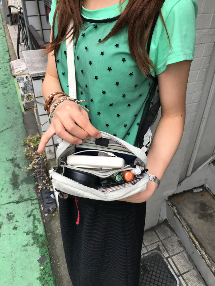 セーフプラスウォレットバッグ[アッシュブラック]